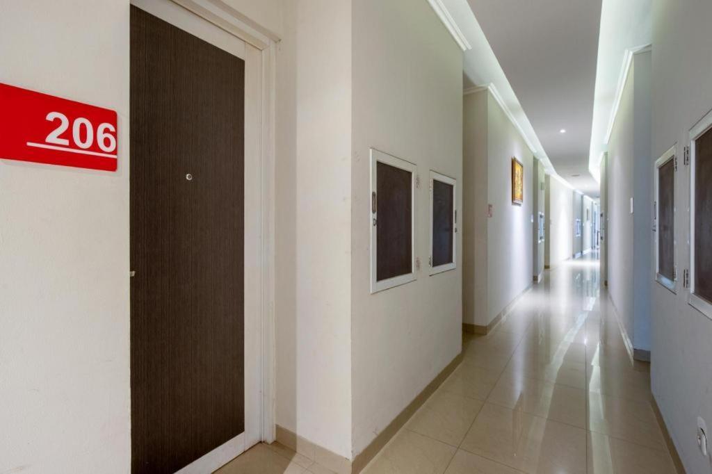 Raffleshom Hotel Бандунг Экстерьер фото